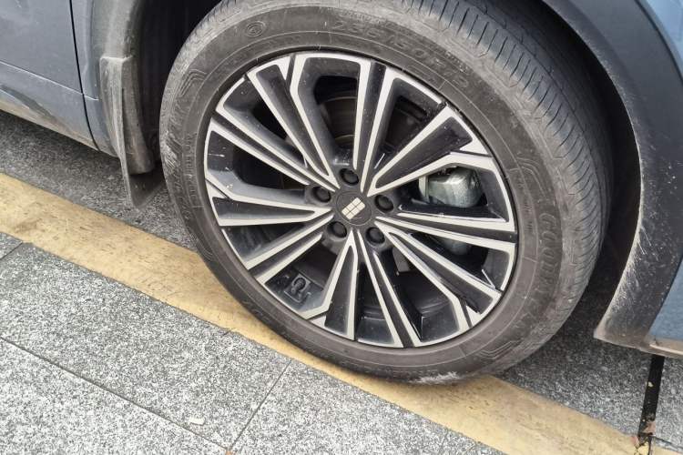 Used Geely Galaxy Xingjian 7 EM-i 2025 120km Navigator Edition Right Front Wheel Hub