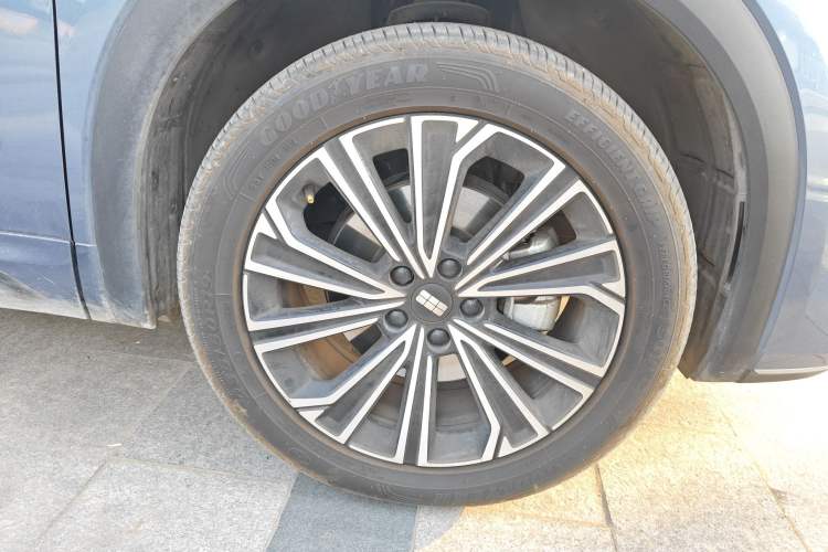 Used Geely Galaxy Xingjian 7 EM-i 2025 120km Navigator Edition Right Front Wheel Hub