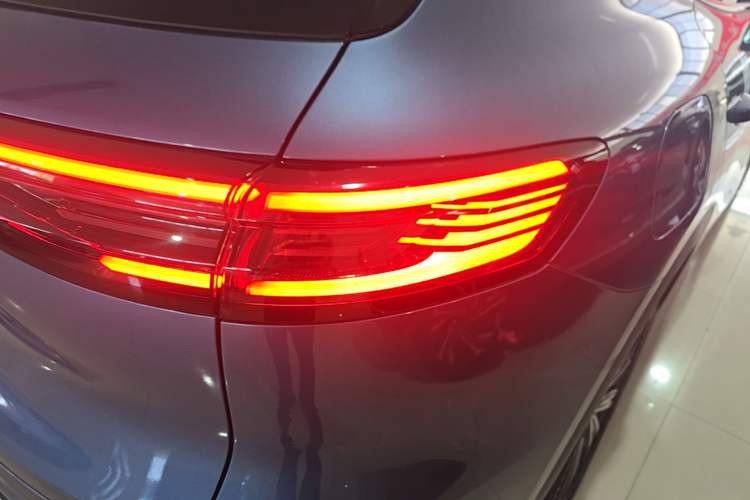 Used Geely Galaxy Xingjian 7 EM-i 2025 120km Navigator Edition Right Rear Taillight