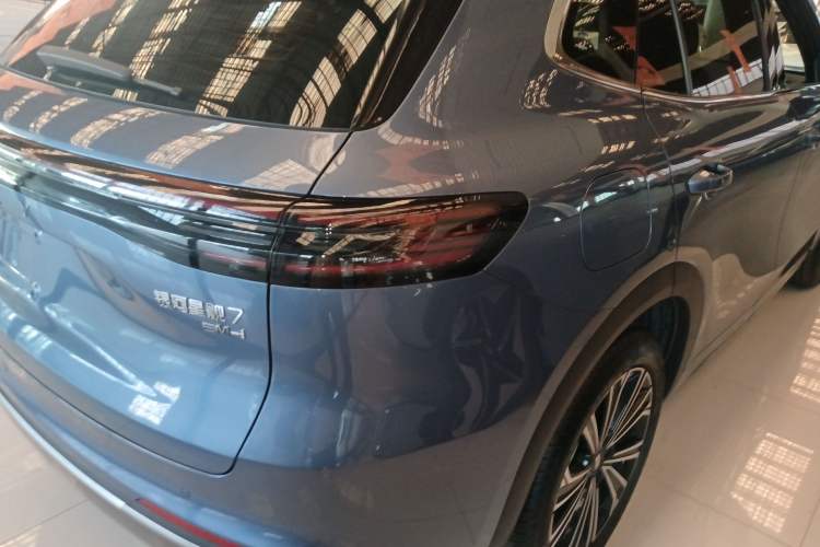 Used Geely Galaxy Xingjian 7 EM-i 2025 120km Navigator Edition Right Rear Taillight