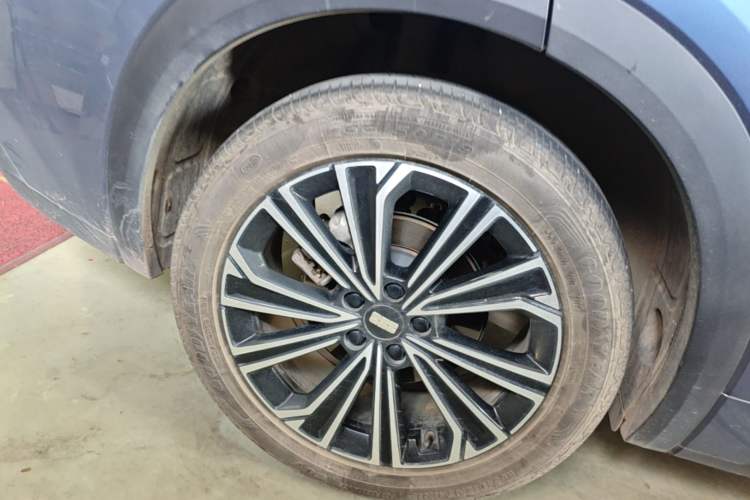 Used Geely Galaxy Xingjian 7 EM-i 2025 120km Navigator Edition Right Rear Wheel Hub