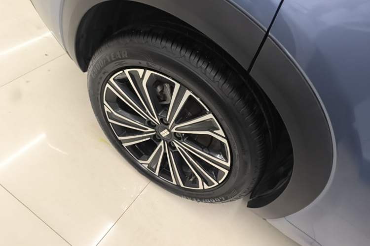 Used Geely Galaxy Xingjian 7 EM-i 2025 120km Navigator Edition Right Rear Wheel Hub