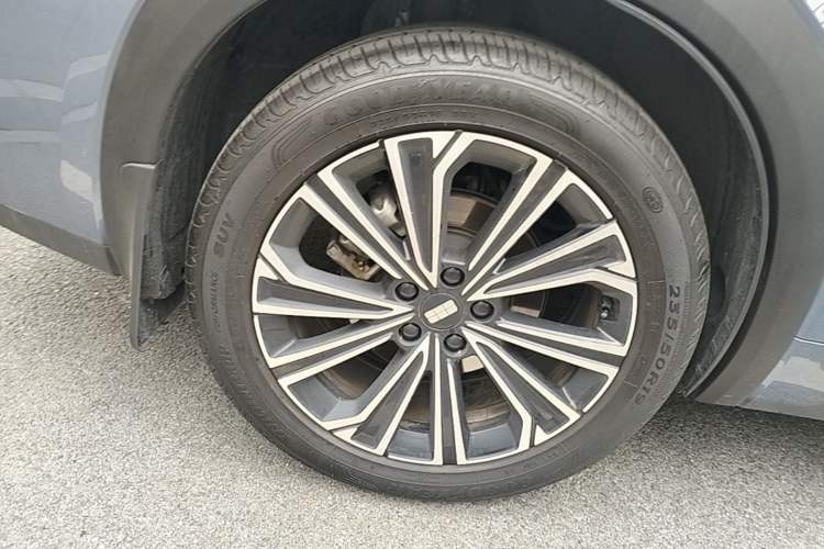 Used Geely Galaxy Xingjian 7 EM-i 2025 120km Navigator Edition Right Rear Wheel Hub