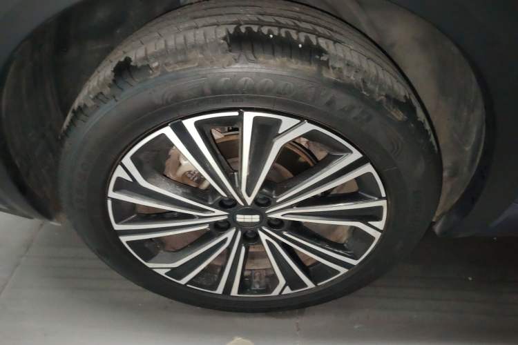 Used Geely Galaxy Xingjian 7 EM-i 2025 120km Navigator Edition Right Rear Wheel Hub