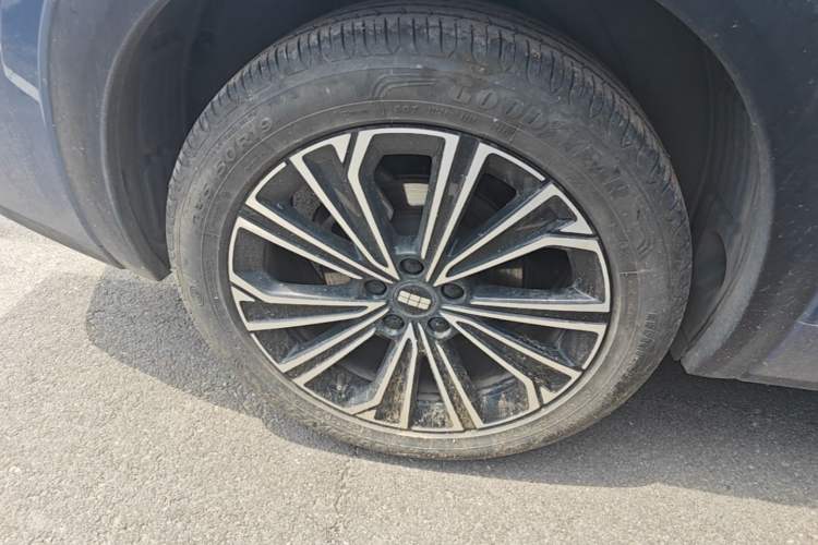 Used Geely Galaxy Xingjian 7 EM-i 2025 120km Navigator Edition Right Rear Wheel Hub