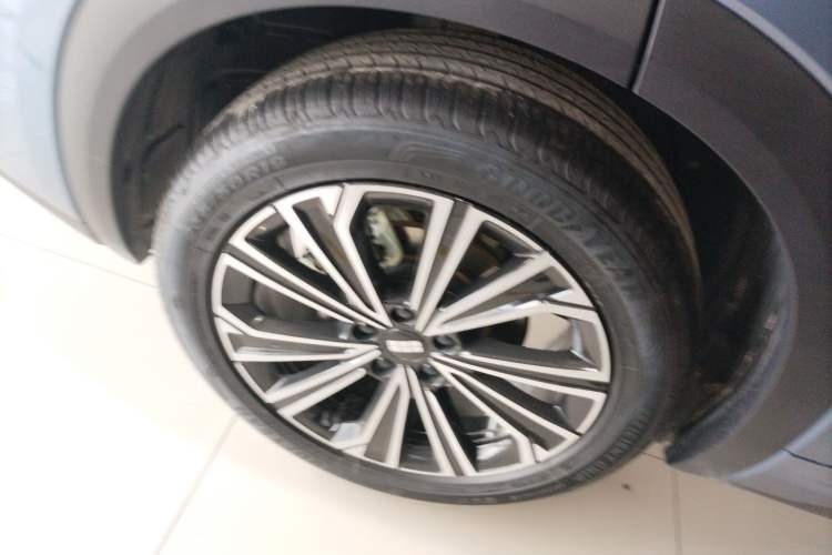 Used Geely Galaxy Xingjian 7 EM-i 2025 120km Exploration+ Version Right Rear Wheel Hub