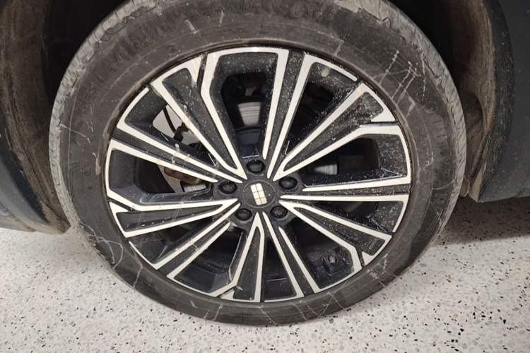 Used Geely Galaxy Xingjian 7 EM-i 2025 120km Navigator Edition Right Rear Wheel Hub