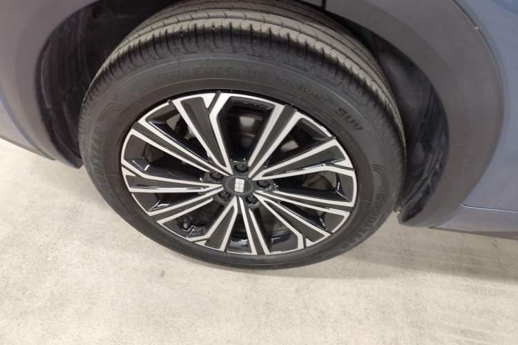 Used Geely Galaxy Xingjian 7 EM-i 2025 120km Navigator Edition Right Rear Wheel Hub