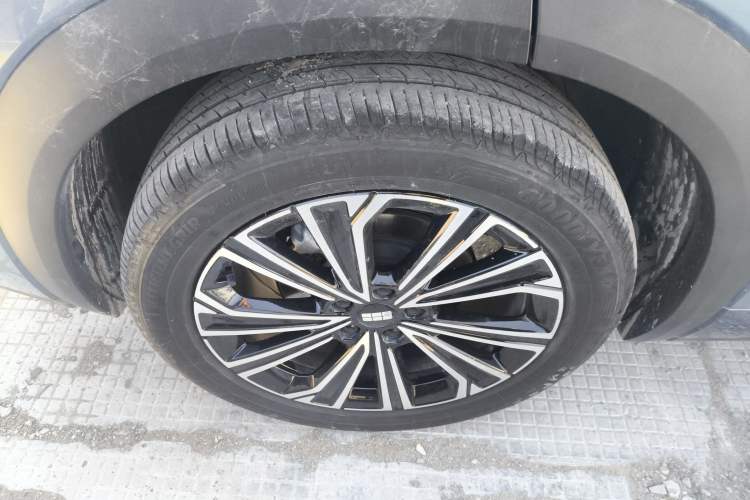 Used Geely Galaxy Xingjian 7 EM-i 2025 120km Navigator Edition Right Rear Wheel Hub