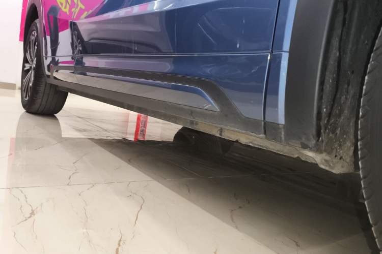 Used Geely Galaxy Xingjian 7 EM-i 2025 120km Navigator Edition Right Side Sill