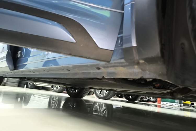 Used Geely Galaxy Xingjian 7 EM-i 2025 120km Navigator Edition Right Side Sill