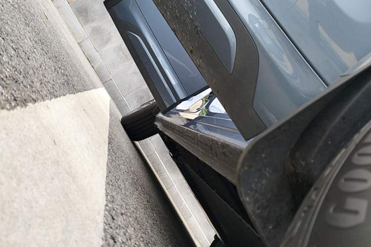 Used Geely Galaxy Xingjian 7 EM-i 2025 120km Navigator Edition Right Side Sill