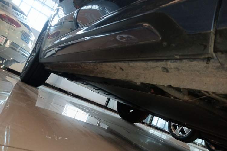 Used Geely Galaxy Xingjian 7 EM-i 2025 120km Navigator Edition Right Side Sill