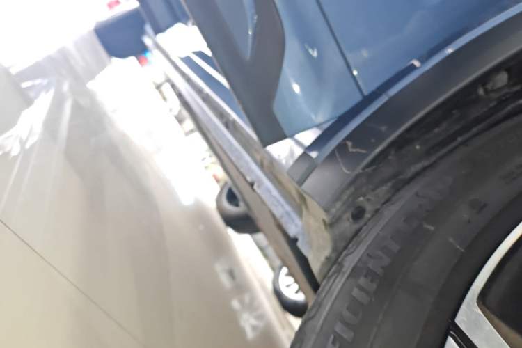 Used Geely Galaxy Xingjian 7 EM-i 2025 120km Exploration+ Version Right Side Sill