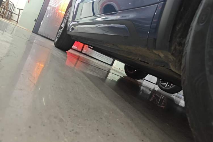 Used Geely Galaxy Xingjian 7 EM-i 2025 120km Navigator Edition Right Side Sill