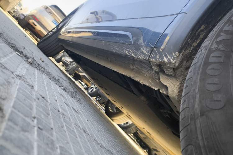 Used Geely Galaxy Xingjian 7 EM-i 2025 120km Navigator Edition Right Side Sill