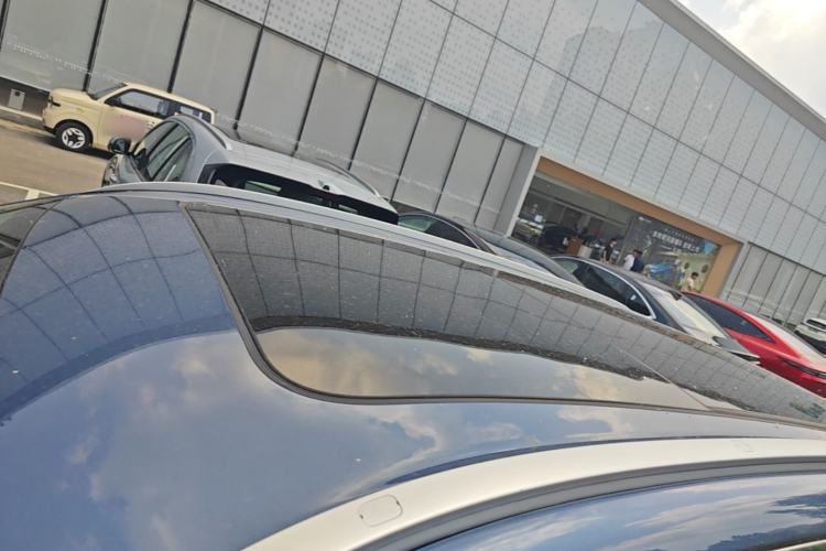 Used Geely Galaxy Xingjian 7 EM-i 2025 120km Navigator Edition Roof