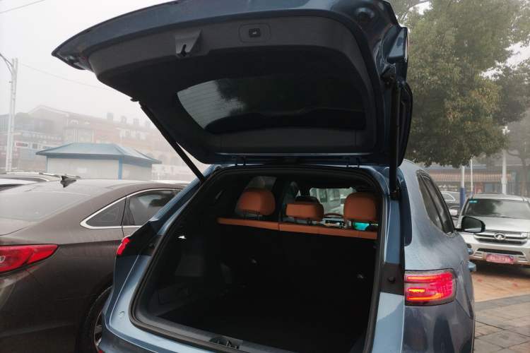 Used Geely Galaxy Xingjian 7 EM-i 2025 120km Navigator Edition Trunk