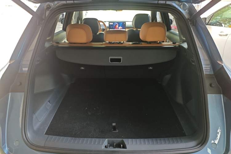 Used Geely Galaxy Xingjian 7 EM-i 2025 120km Navigator Edition Trunk