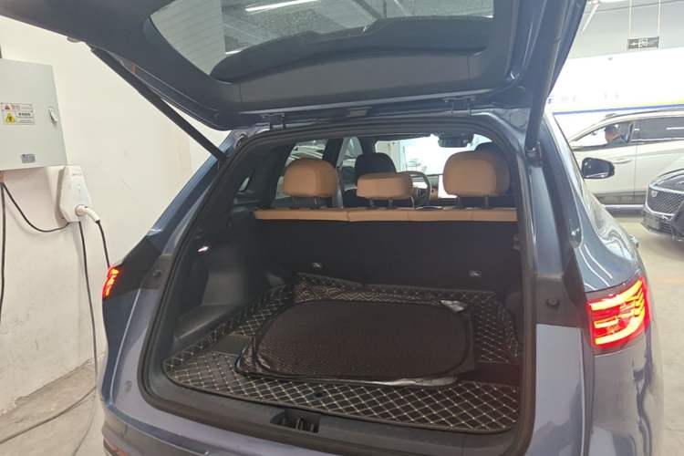 Used Geely Galaxy Xingjian 7 EM-i 2025 120km Navigator Edition Trunk