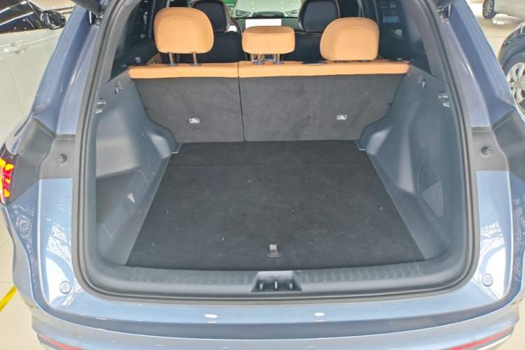 Used Geely Galaxy Xingjian 7 EM-i 2025 120km Exploration+ Version Trunk