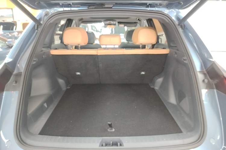 Used Geely Galaxy Xingjian 7 EM-i 2025 120km Navigator Edition Trunk
