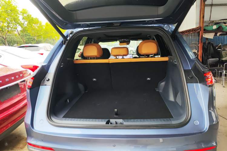 Used Geely Galaxy Xingjian 7 EM-i 2025 120km Navigator Edition Trunk