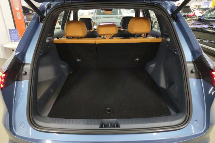 Used Geely Galaxy Xingjian 7 EM-i 2025 120km Navigator Edition Trunk