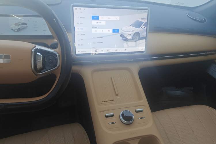 Used Geely Galaxy Xingjian 7 EM-i 2025 120km Navigator Edition Audio And AC Panel