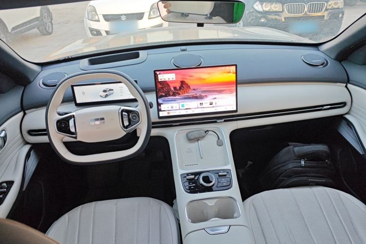 Used Geely Galaxy Xingjian 7 EM-i 2025 120km Exploration+ Version Center Console