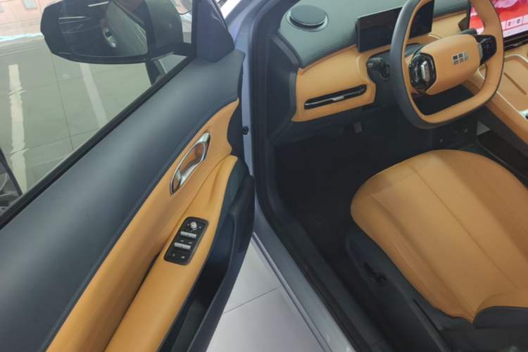 Used Geely Galaxy Xingjian 7 EM-i 2025 55 km Launch Edition Driver Seat