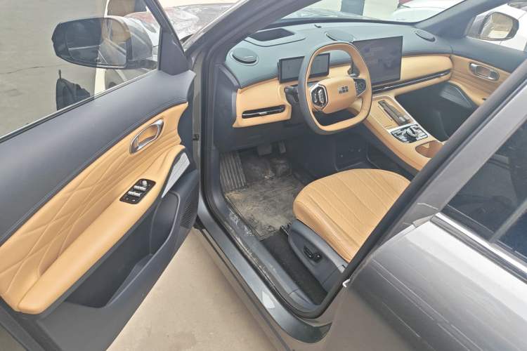 Used Geely Galaxy Xingjian 7 EM-i 2025 120km Exploration+ Version Driver Seat
