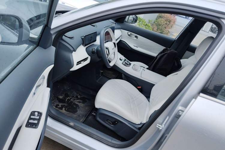 Used Geely Galaxy Xingjian 7 EM-i 2025 120km Navigator Edition Driver Seat