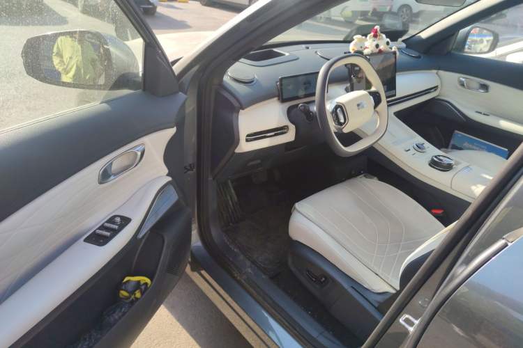 Used Geely Galaxy Xingjian 7 EM-i 2025 120km Exploration+ Version Driver Seat