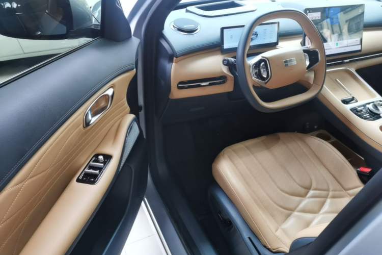 Used Geely Galaxy Xingjian 7 EM-i 2025 120km Exploration+ Version Driver Seat