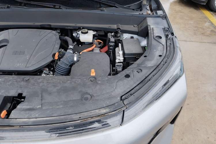 Used Geely Galaxy Xingjian 7 EM-i 2025 120km Navigator Edition Engine Bay Left