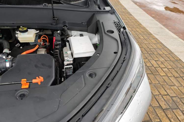Used Geely Galaxy Xingjian 7 EM-i 2025 120km Navigator Edition Engine Bay Left