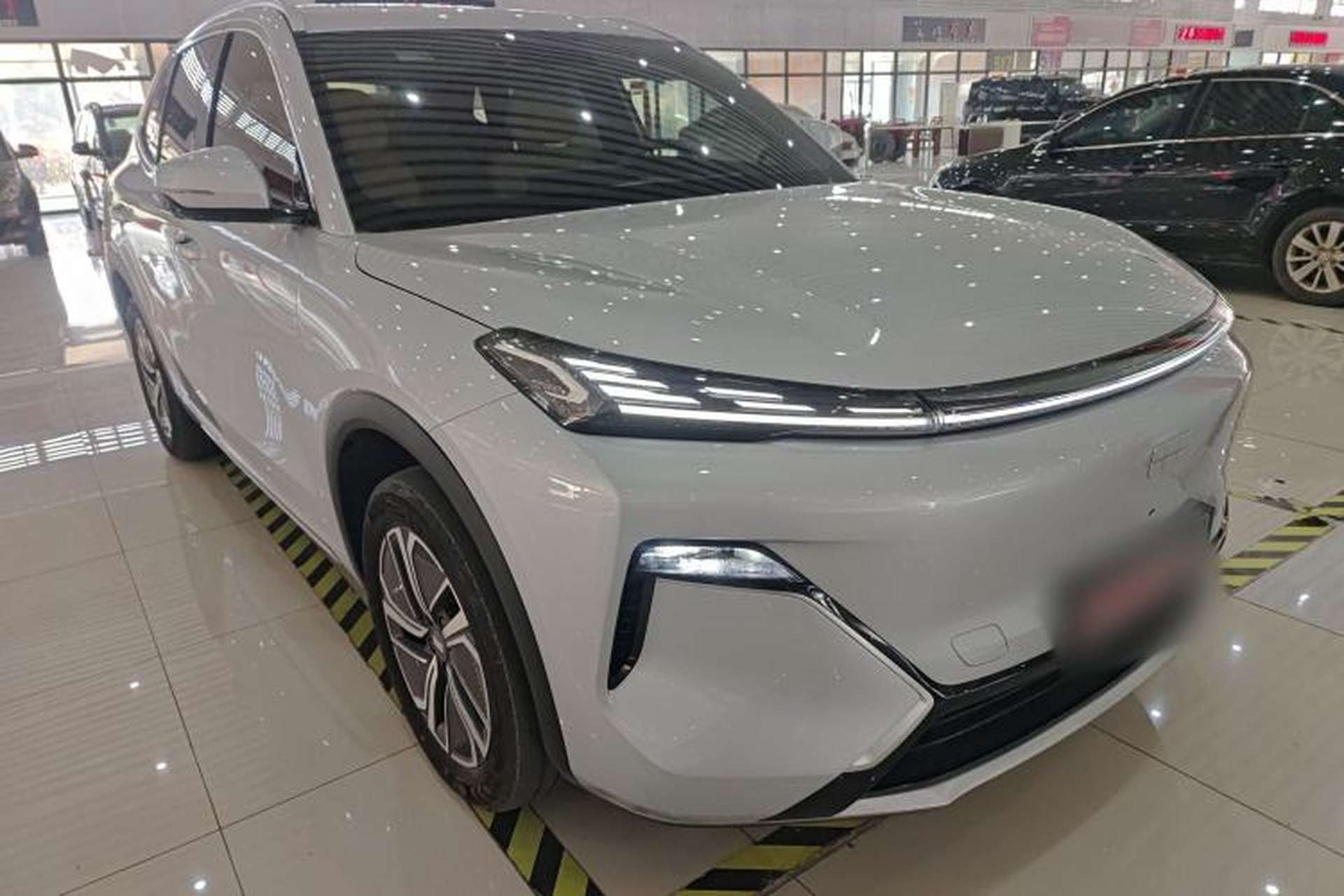 Used Geely Galaxy Xingjian 7 EM-i 2025 120km Launch+ Version Exterior 1