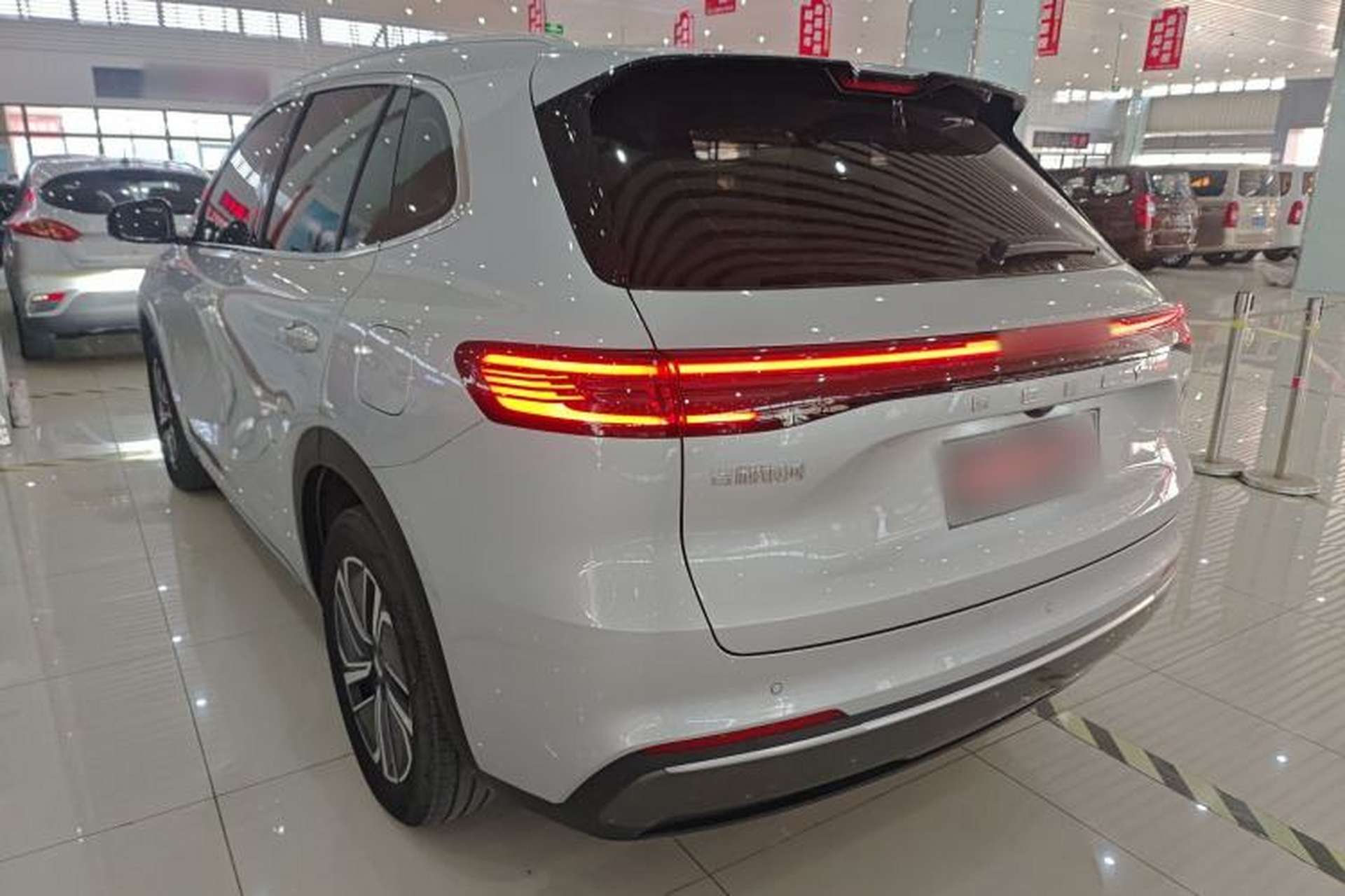 Used Geely Galaxy Xingjian 7 EM-i 2025 120km Launch+ Version Exterior 2