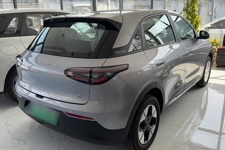 Used Geely Galaxy Xingjian 7 EM-i 2025 120km Launch+ Version Exterior 3