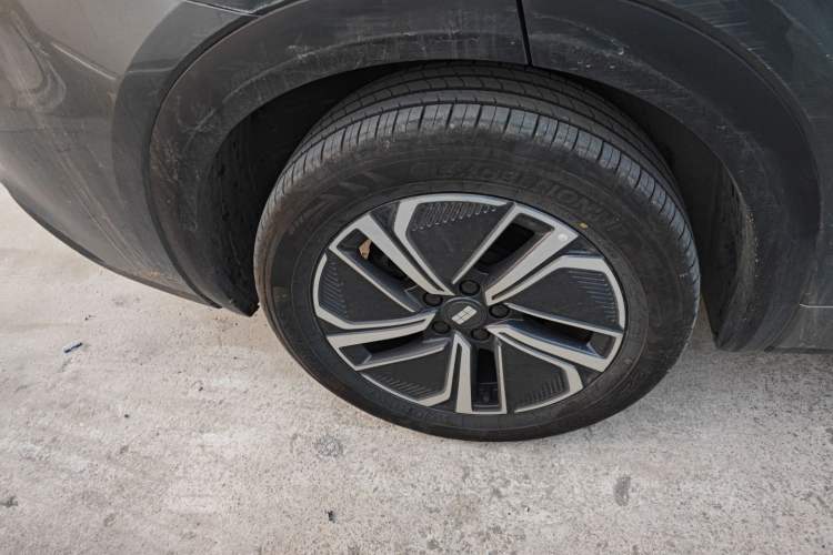 Used Geely Galaxy Xingjian 7 EM-i 2025 120km Exploration+ Version Exterior 3