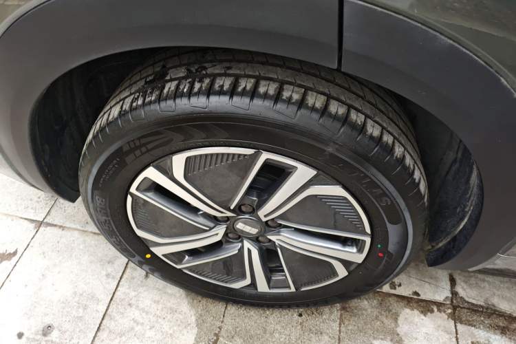 Used Geely Galaxy Xingjian 7 EM-i 2025 120km Exploration+ Version Exterior 5