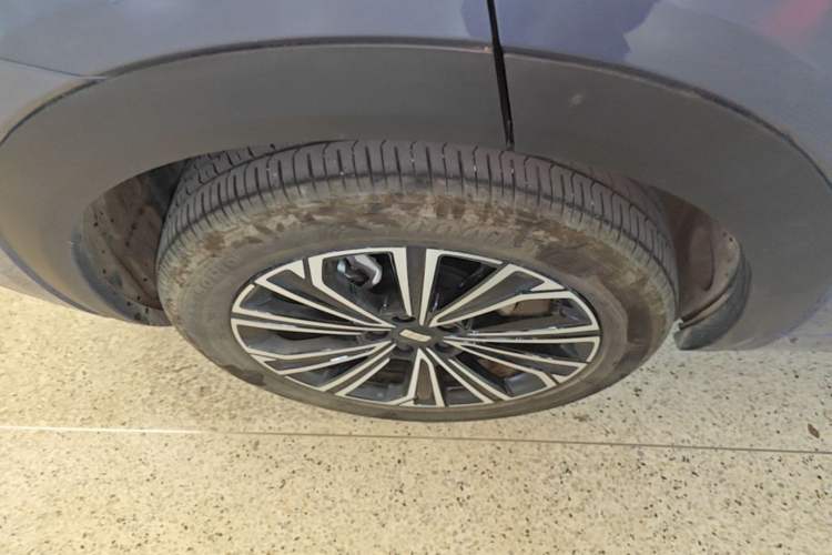 Used Geely Galaxy Xingjian 7 EM-i 2025 120km Navigator Edition Exterior 5