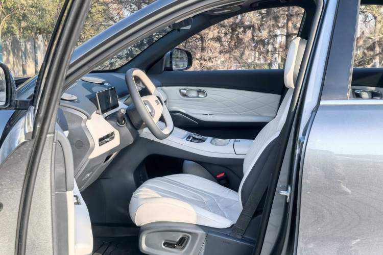 Used Geely Galaxy Xingjian 7 EM-i 2025 120km Exploration+ Version Exterior 9
