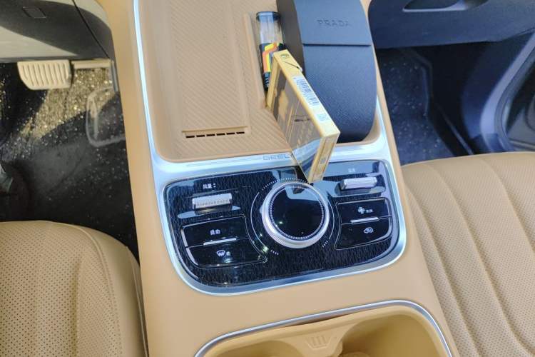 Used Geely Galaxy Xingjian 7 EM-i 2025 120km Exploration+ Version Gear Lever