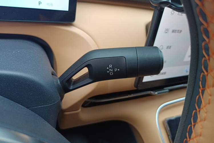 Used Geely Galaxy Xingjian 7 EM-i 2025 120km Exploration+ Version Gear Lever