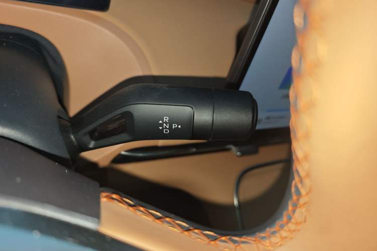 Used Geely Galaxy Xingjian 7 EM-i 2025 120km Navigator Edition Gear Lever