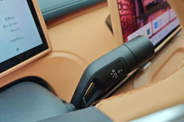 Used Geely Galaxy Xingjian 7 EM-i 2025 120km Navigator Edition Gear Lever
