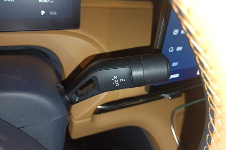 Used Geely Galaxy Xingjian 7 EM-i 2025 120km Exploration+ Version Gear Lever