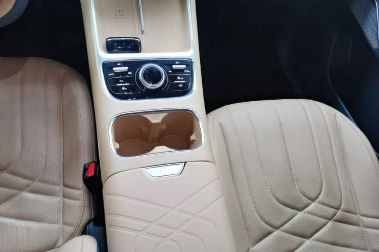 Used Geely Galaxy Xingjian 7 EM-i 2025 120km Exploration+ Version Gear Lever